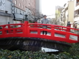 新しいはりまや橋。近代的な橋やなぁ。観光客用ちゅうことでんなぁ!