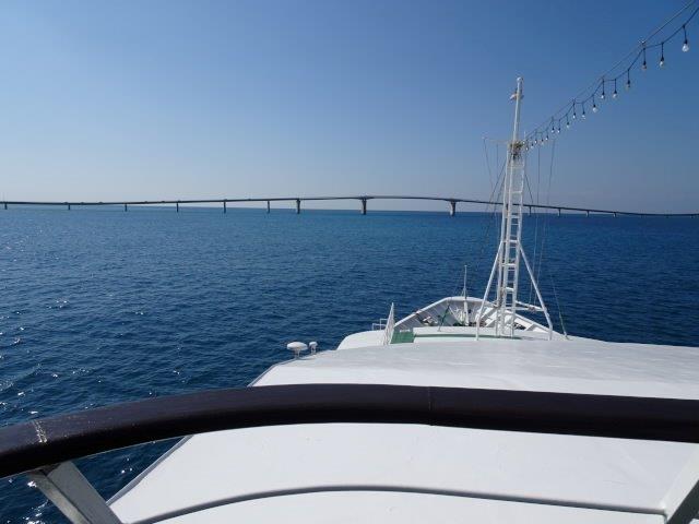 島民の40年来の願いが、やっとかなったという大橋。これで、楽々と本島に通うことでけますんやぁ!
