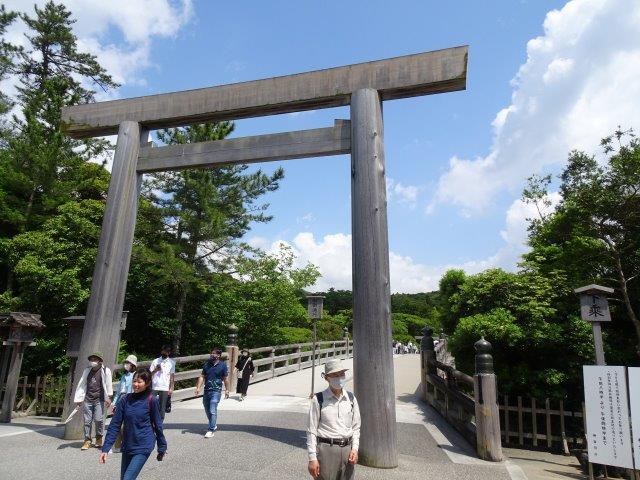 はいはい 人並みに挨拶も記念写真も残しましょっと!オイセさん!